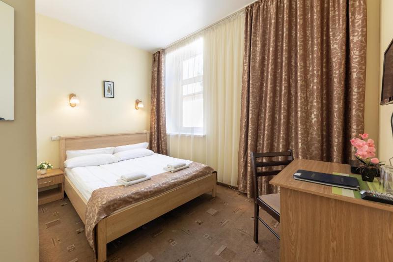 Standard Double Room with Bowling Access image 1