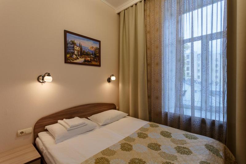 Standard Double Room image 2