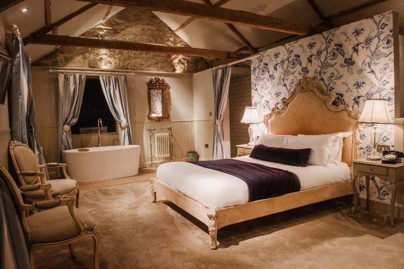 Deluxe Double Room image 4