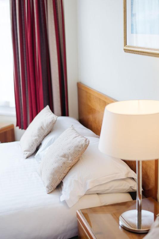 Double Room image 3