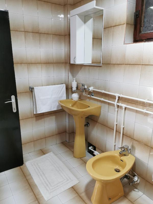 One-Bedroom Apartment image 3