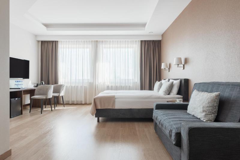 Family Room with City View  image 1