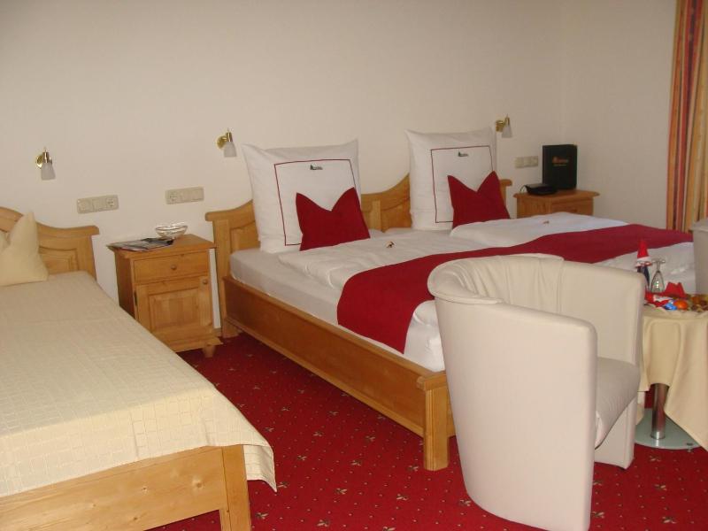 Triple Room with Terrace image 4