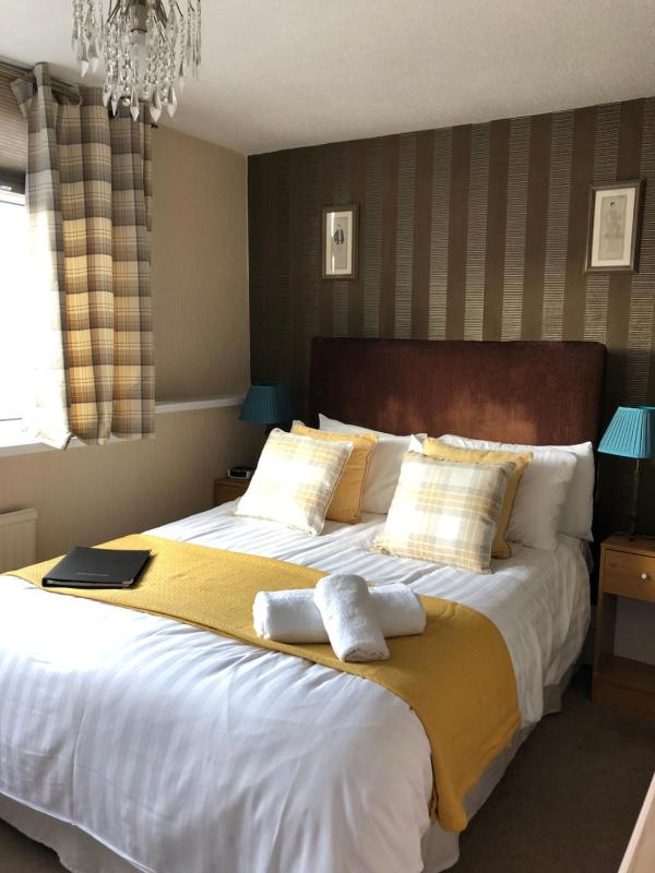 Double Room with Private External Bathroom image 3