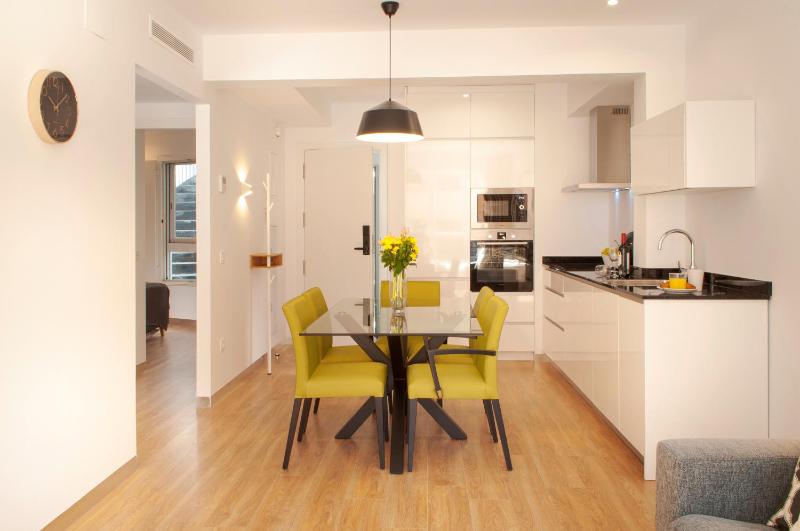 MyFlats Luxury Downtown - image 15