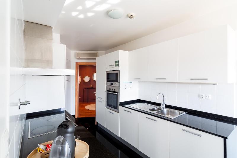 Superior Two-Bedroom Apartment with Terrace and River View image 4