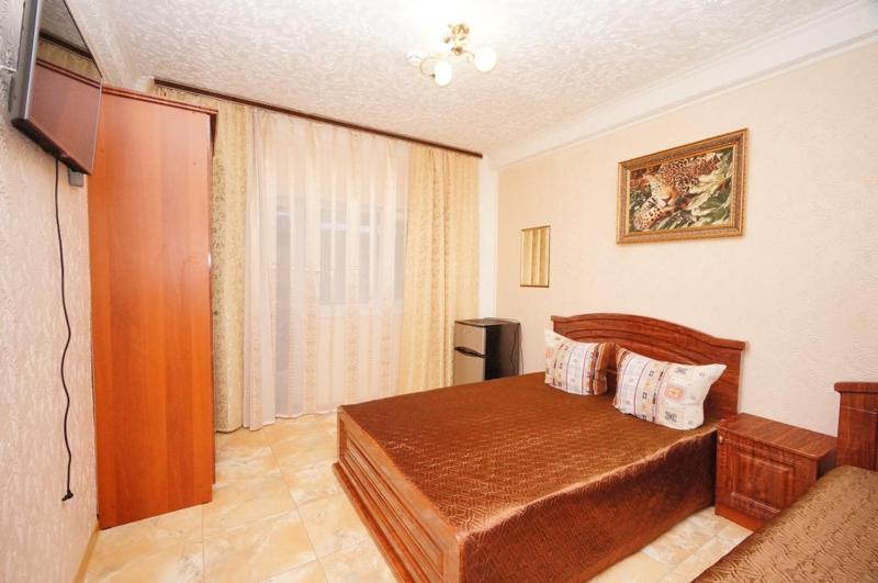 Standard Triple Room image 2