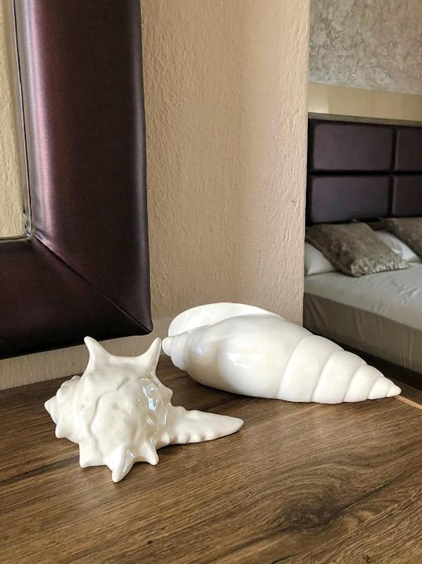Superior Triple Room with Sea View image 3