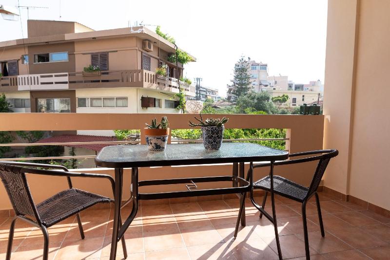 One-Bedroom Apartment image 2