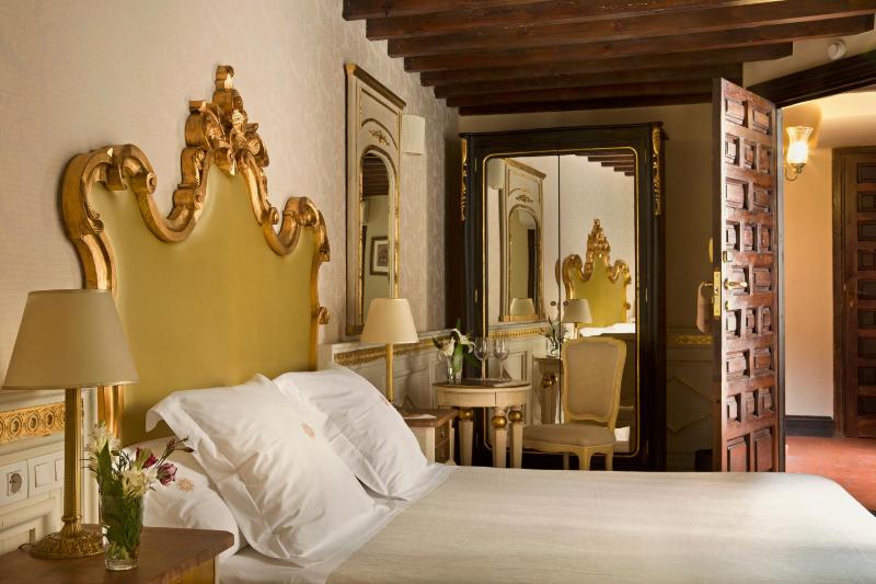 Hotel Casa 1800 Granada - image 2