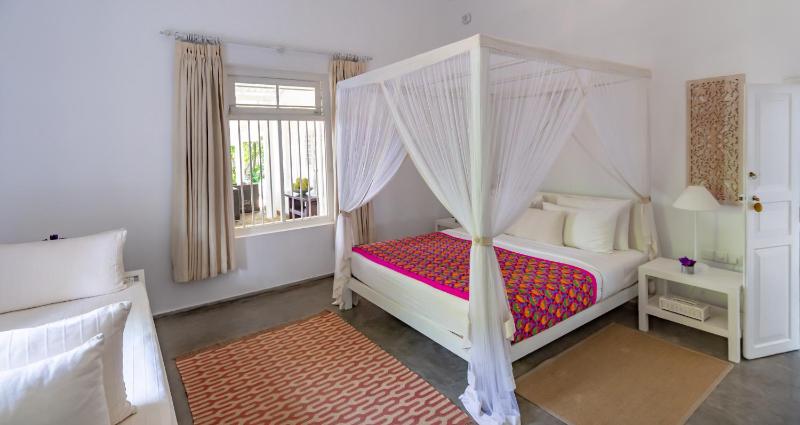 906 Hikkaduwa - Beachfront Private Villa - image 14