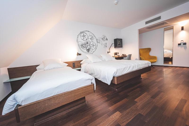 Superior Triple Room image 2
