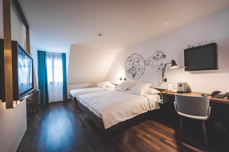 Superior Triple Room image 3