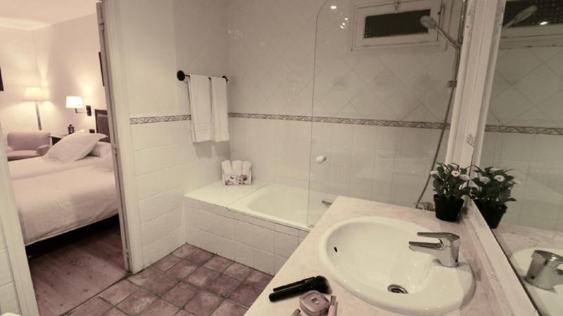 Budget Double Room image 3