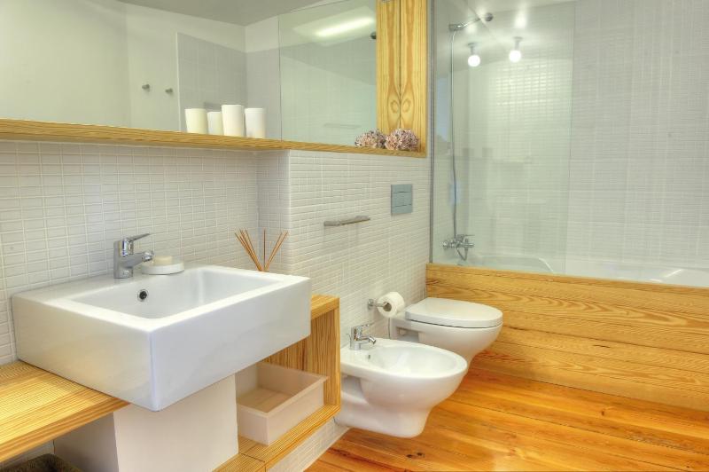 Three Houses & Bedrooms - image 35