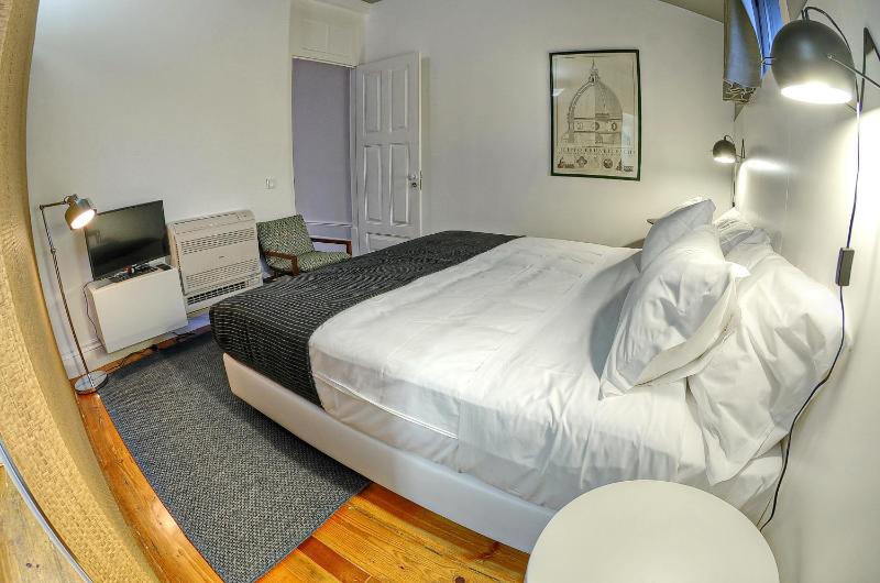 Three Houses & Bedrooms - image 7