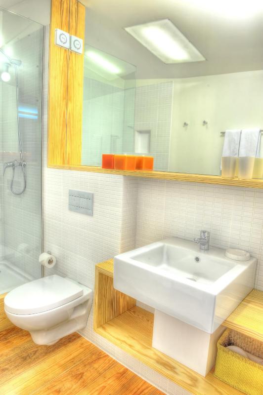 Three Houses & Bedrooms - image 6