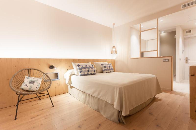 Deluxe Room image 1