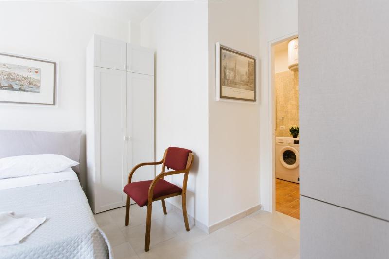 One-Bedroom Apartment image 3