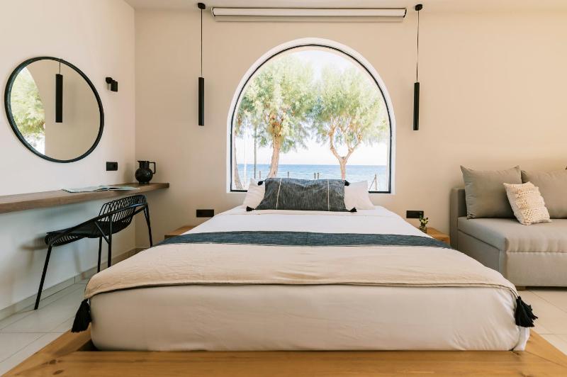 Villa Di Mare Seaside Suites - image 12