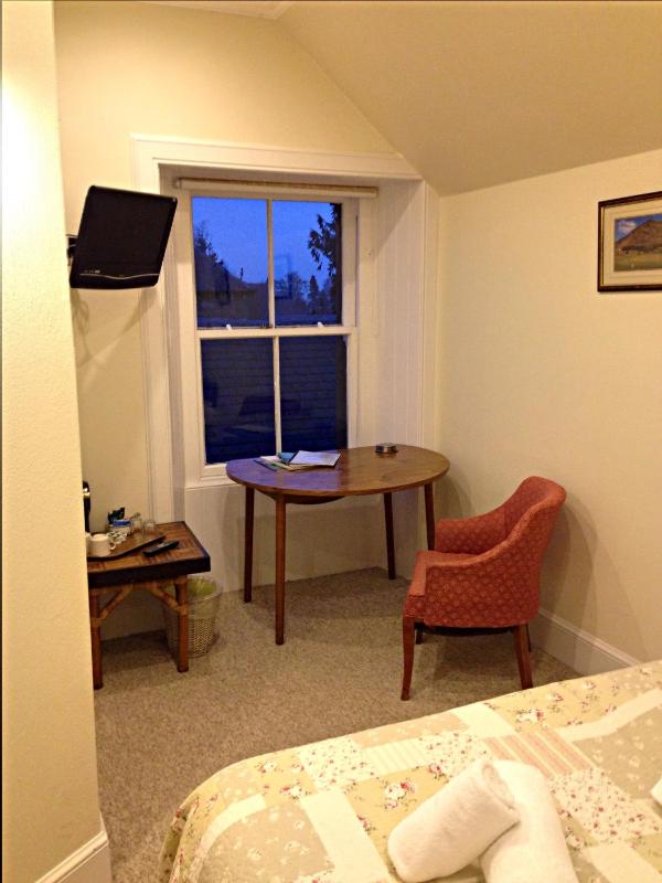 Standard Double Room image 4