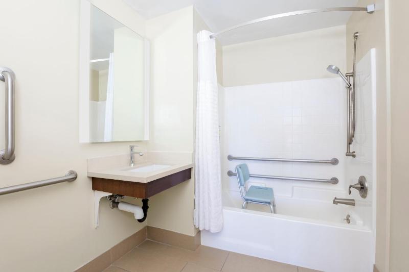 One-Bedroom Queen Suite with Sofa Bed - Disability Access image 4