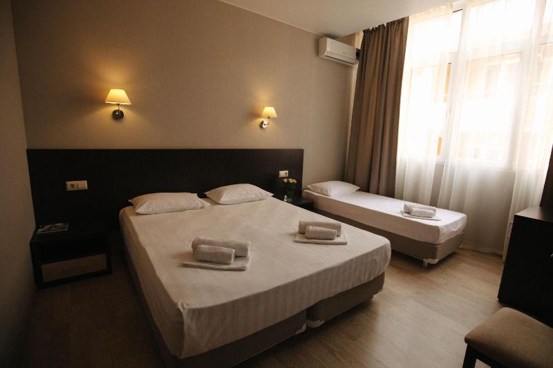 Classic Triple Room image 1