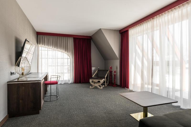 Executive Suite image 2