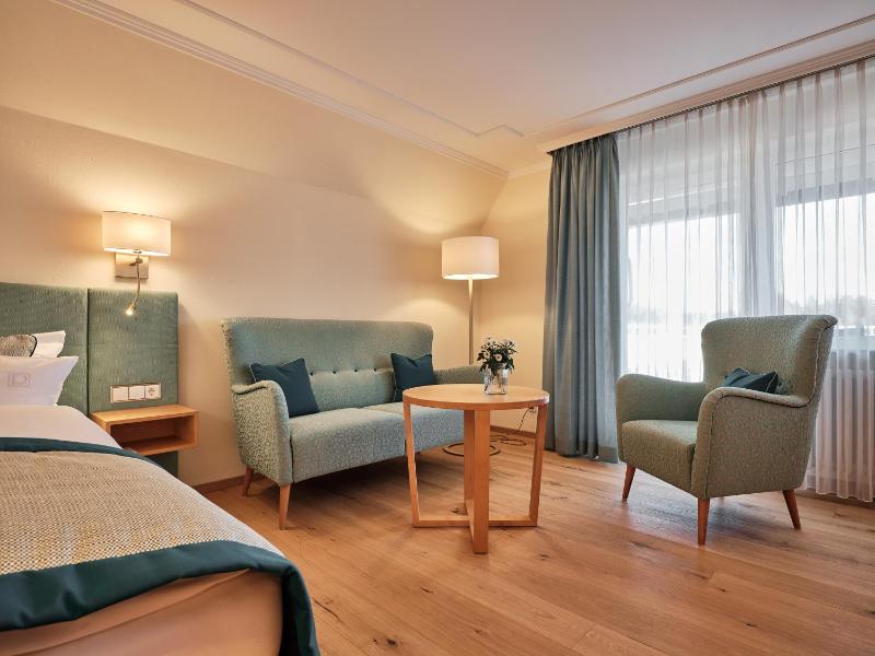 Deluxe Plus Double Room image 3