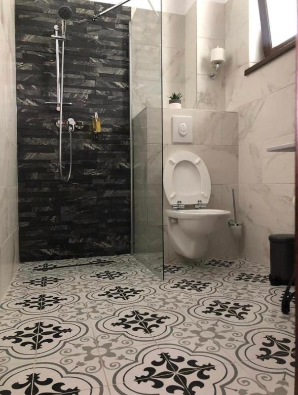 Studio Apartment image 4