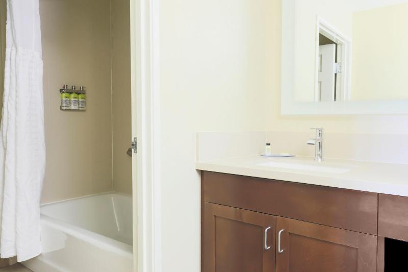 Two-Bedroom Suite image 2