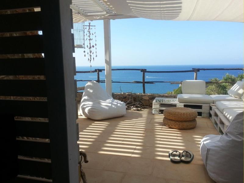 Two-Bedroom House - Split Level image 2