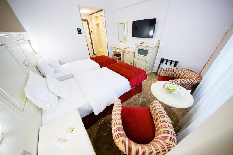 Standard Twin Room 4* - Free Airport Shuttle Included image 2