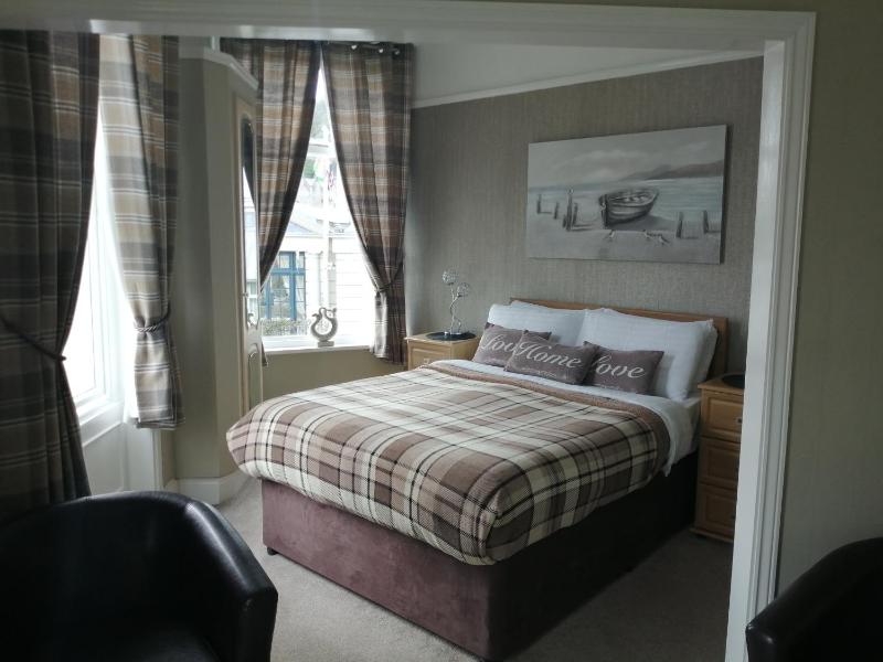 Room 3 - Superior Double Room (Lounge Area) image 4