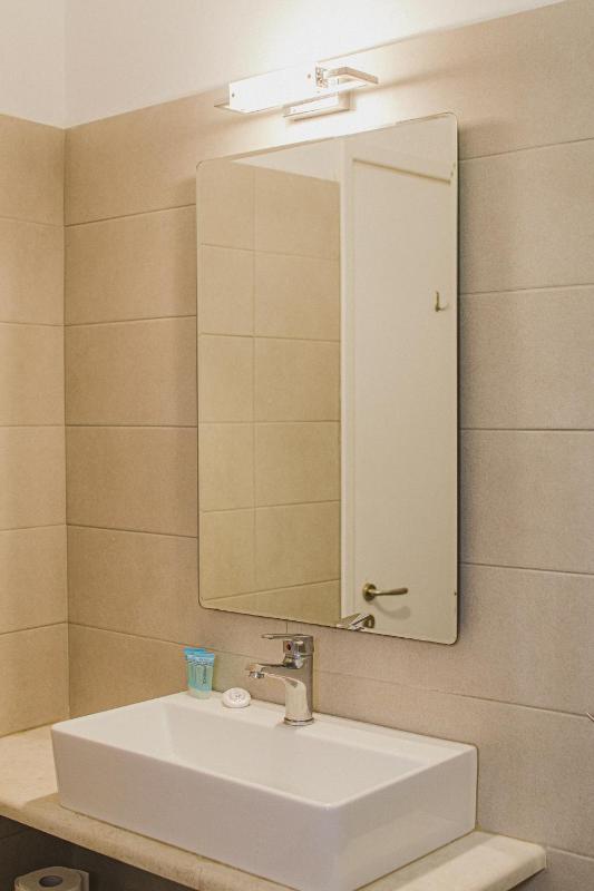 Double or Twin Room with Sea View image 3