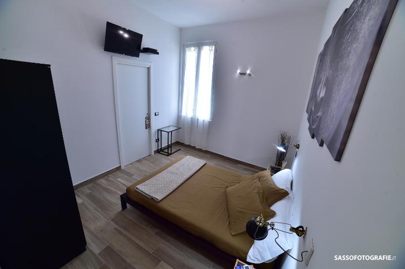 Double Room image 3