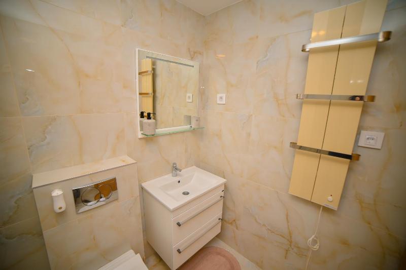 One-Bedroom Apartment image 3