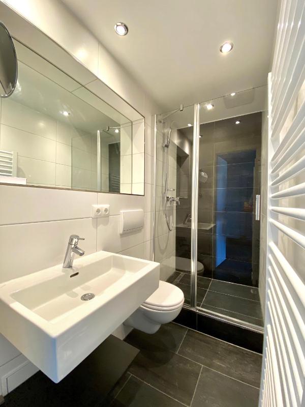 Double Room image 2