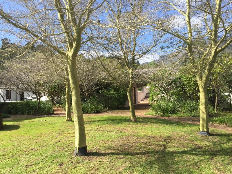 Navarre Farm Cottages - image 15