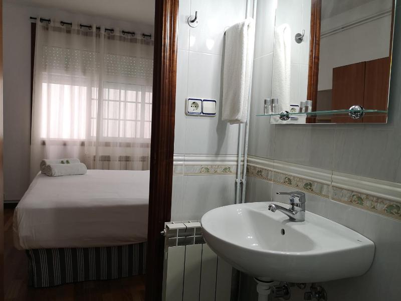 Double Room image 2