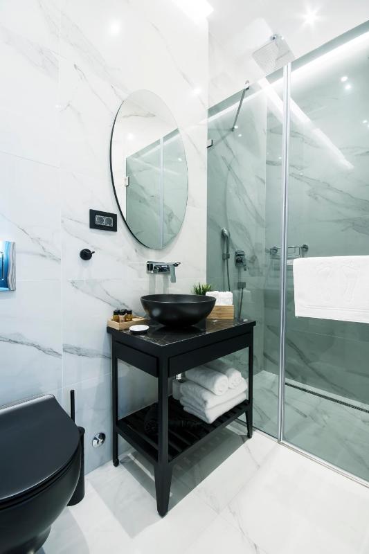 Deluxe Double Room with Jacuzzi  image 2