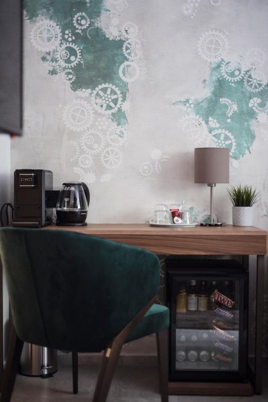 Family Room image 2