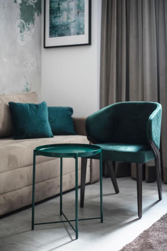 Family Room image 4