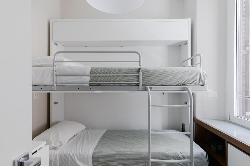 One-Bedroom Apartment image 2