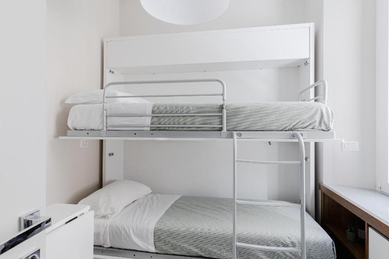 One-Bedroom Apartment image 3