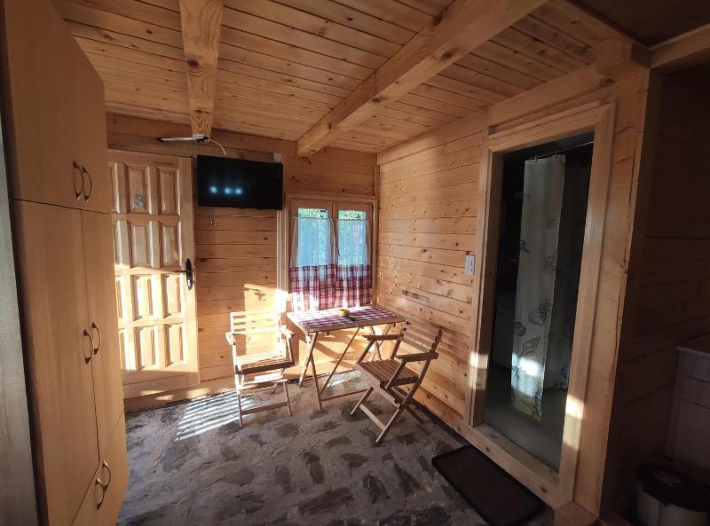 One-Bedroom Apartment image 4