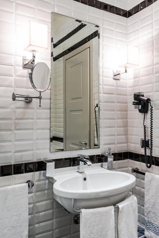Double Room image 1