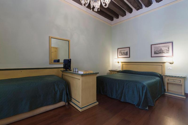 Quadruple Room image 4