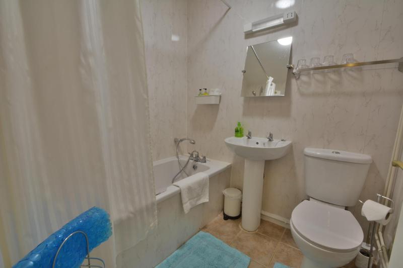 Two-Bedroom House image 2