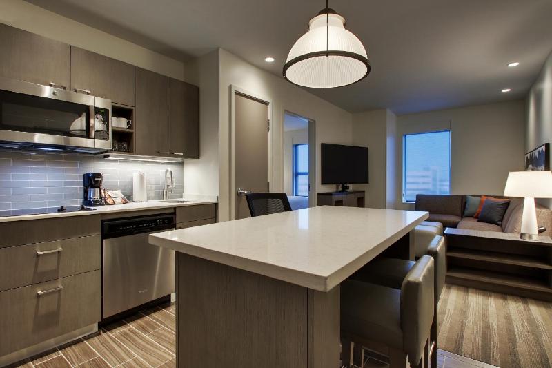 One-Bedroom King Suite with Sofa Bed and Kitchen image 3
